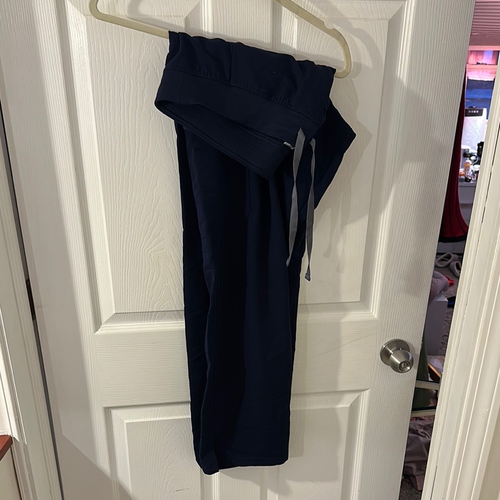 FIGS Women's Navy Cade Cargo Scrub Pants